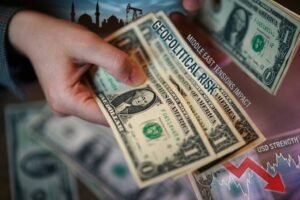 Dollar Firms as Middle East Tensions Keep Forex Markets on Edge